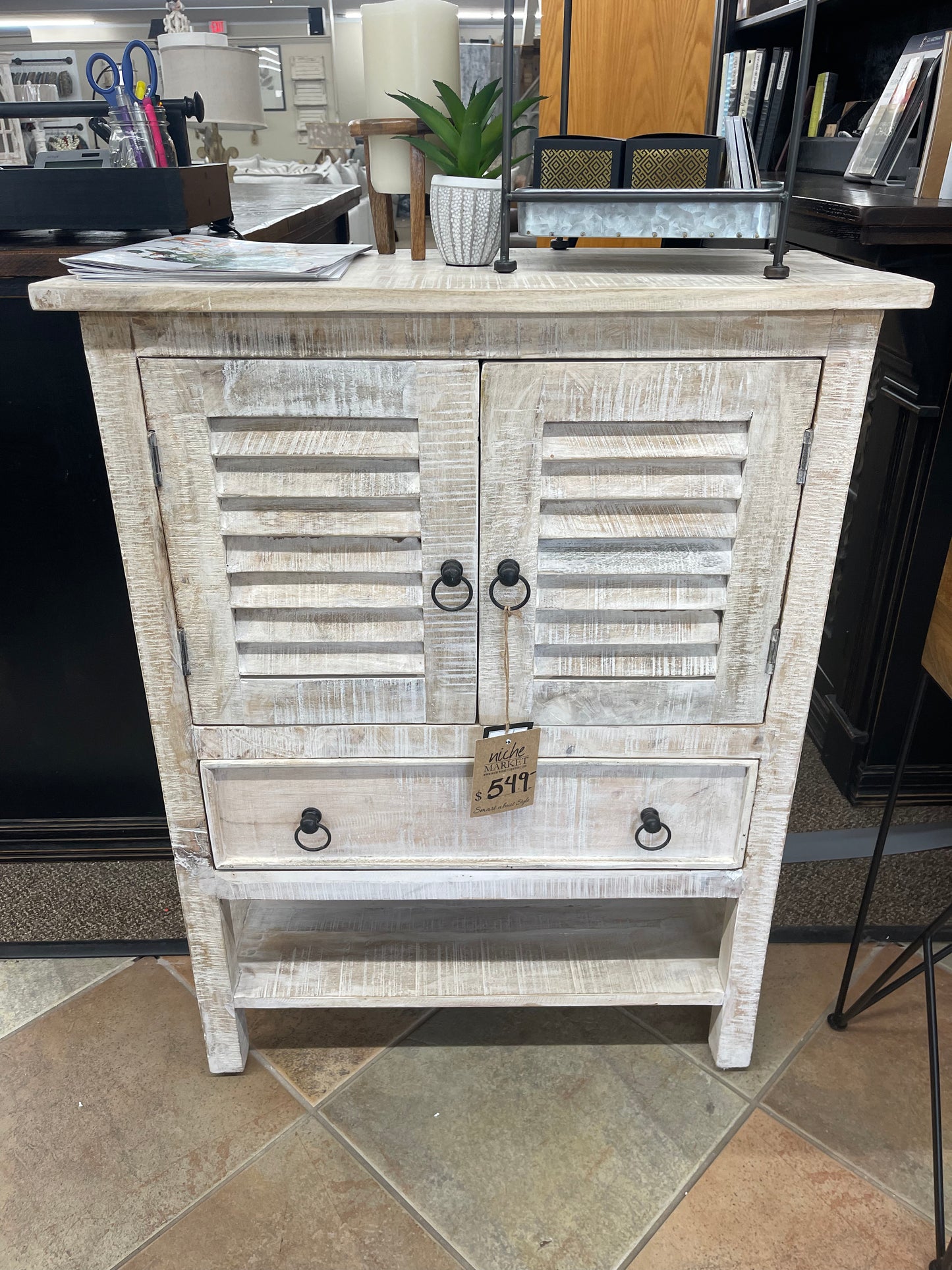 Bengal Manor White Cabinet